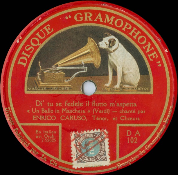 File:Gramophone-da102-7-52025.jpg