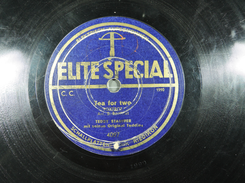 File:Elite special-4097-1990.png
